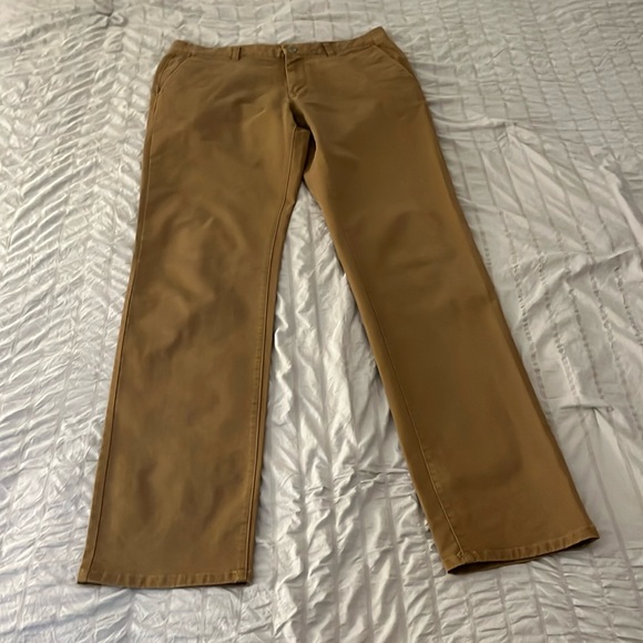 Bonobos Chino in Classic Khaki Color. Slim Fit 33x36. - Picture 1 of 2